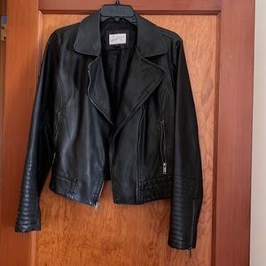 Black motorcycle jacket, in great condition!